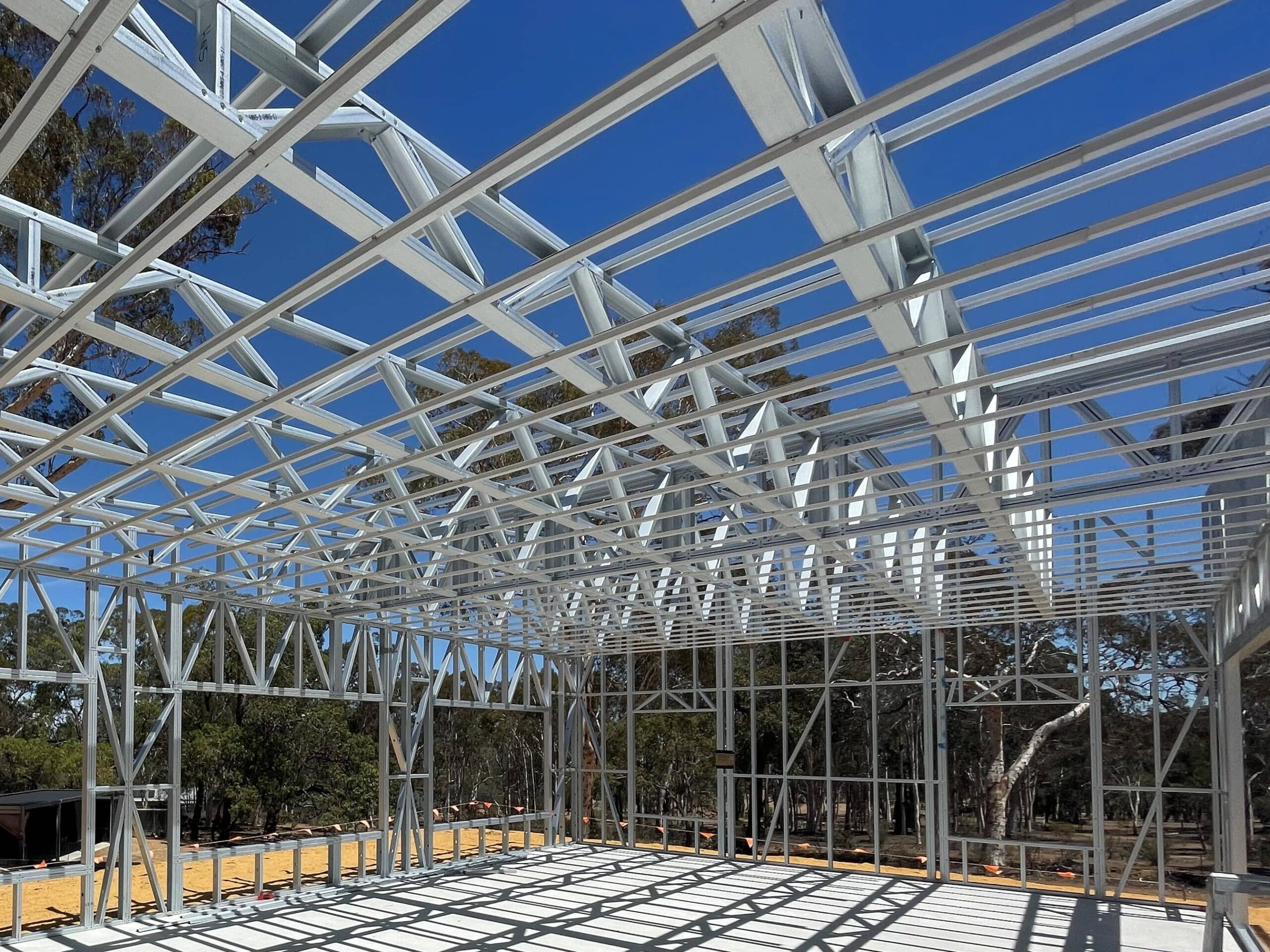 Lightweight Steel Truss Roof in The Hidden Geometry Behind Lightweight and Durable Space Frame Structures