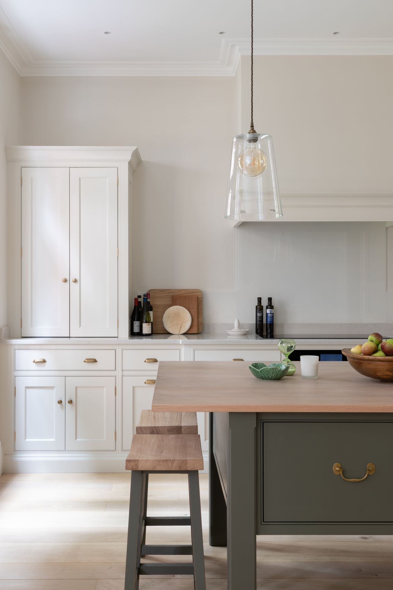 What Are The Most Durable Kitchen Cabinets? Kitchen Designers Recommend ... with regard to What professional designers look for when selecting durable kitchen rods