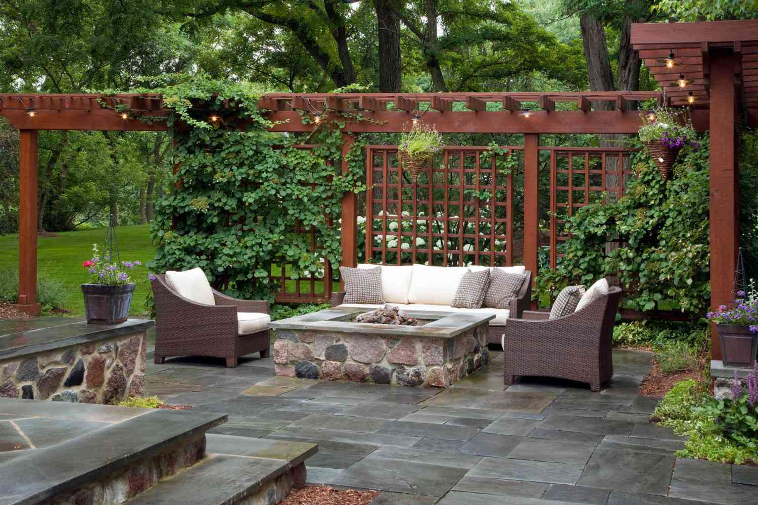 45+ Beautiful Backyard Landscaping Ideas That Will Inspire You in Outdoor Lake Design