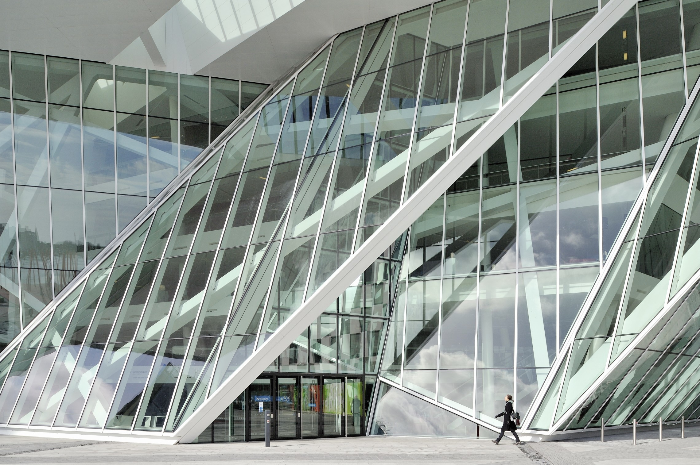 Mullions Curtain Wall On Libeskind's Theatre (022) | Facad3S regarding Curtain Wall Design