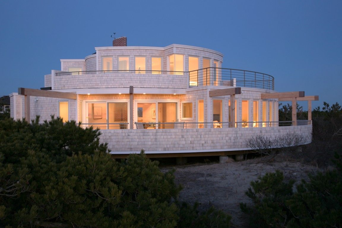 Why Round Homes Survive Hurricanes When Square Ones Fail