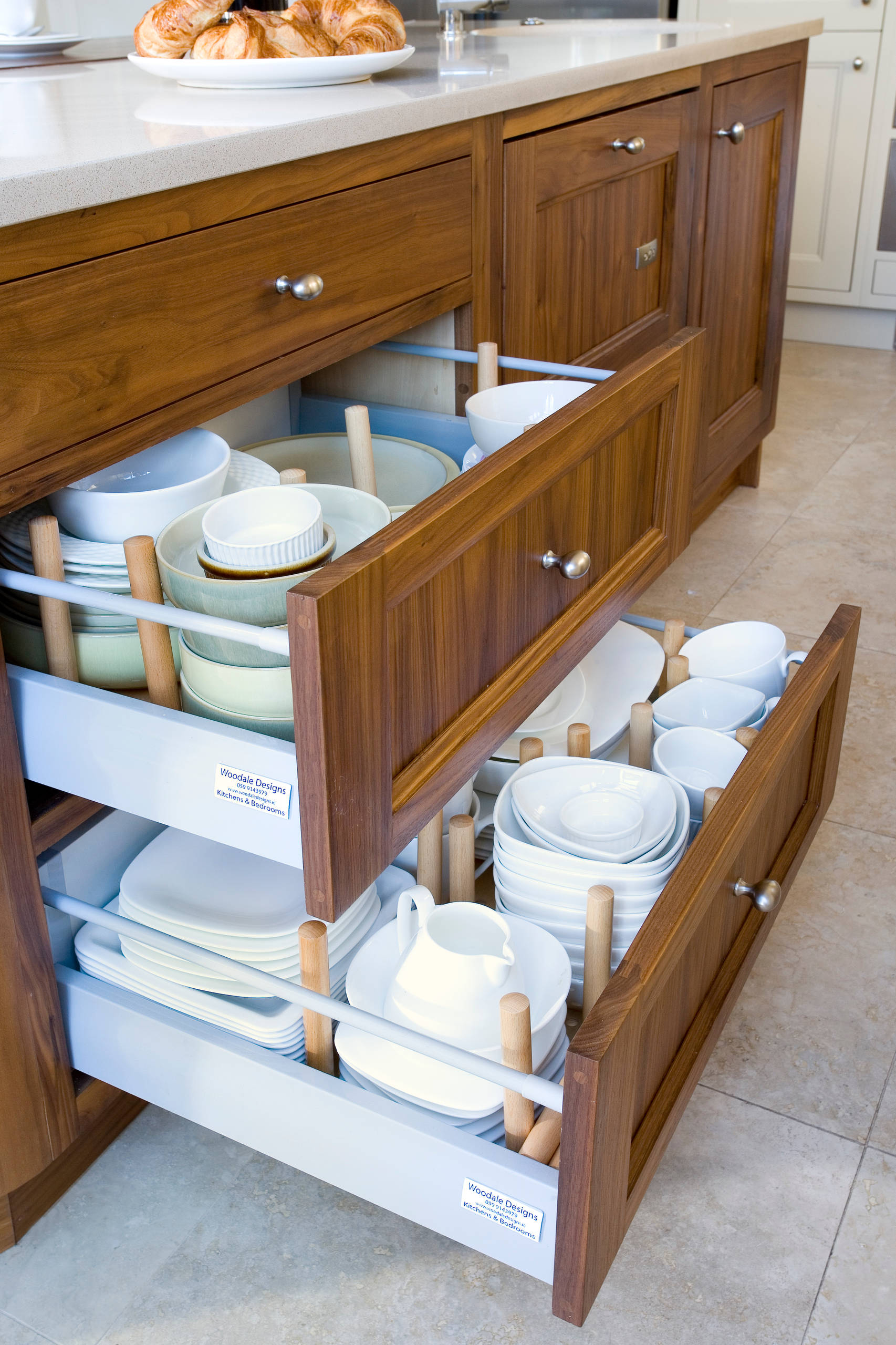 Maximize Your Kitchen Efficiency: Innovative Drawer Design Ideas For ... intended for How thoughtful kitchen drawer design takes the physical strain out of preparing family meals