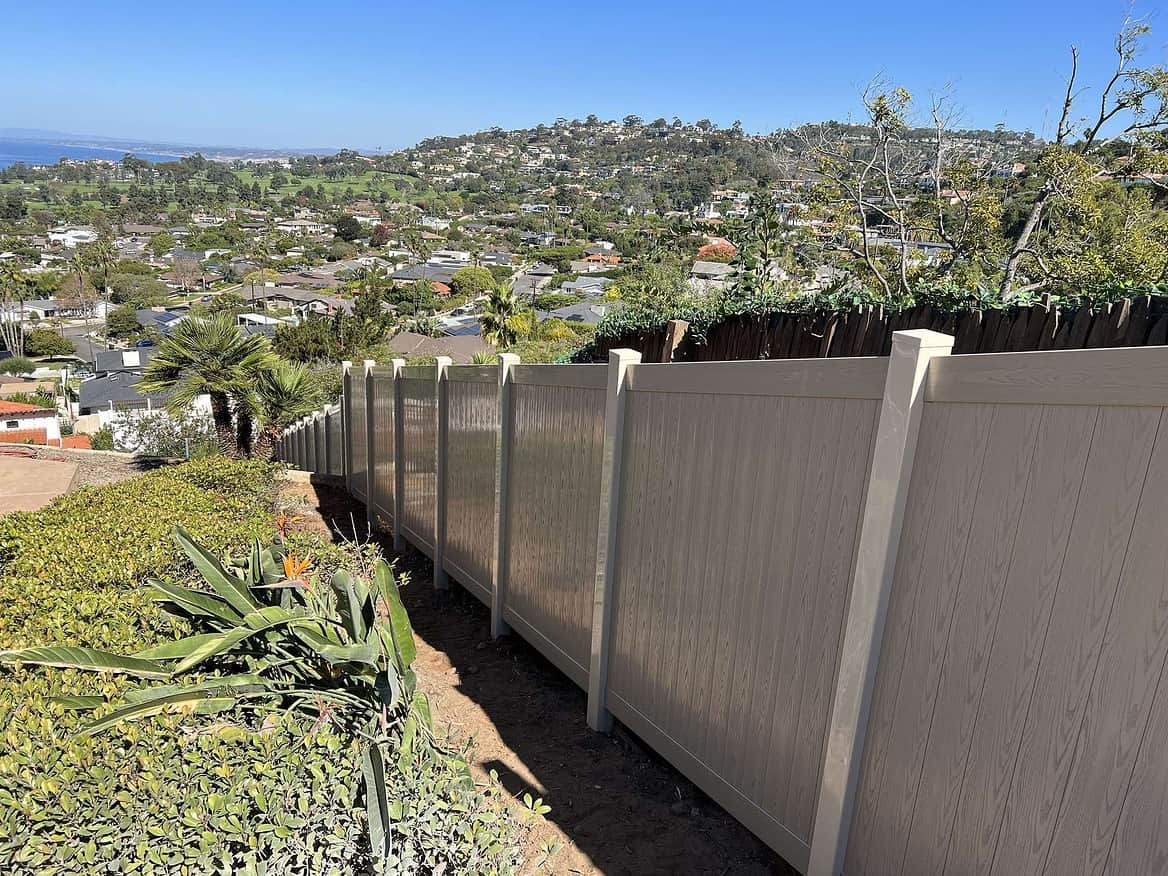 Vinyl Fences | Vinyl Pro Fence with Vinyl Fence Design