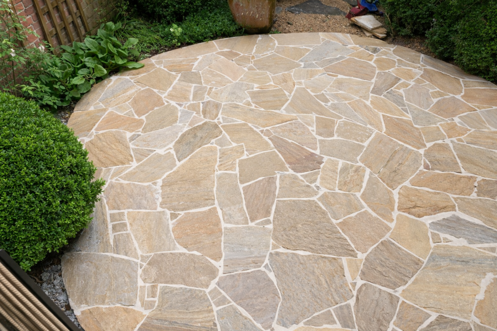 Flagstone Terras In Pelt - Artstone in Flagstone Patio