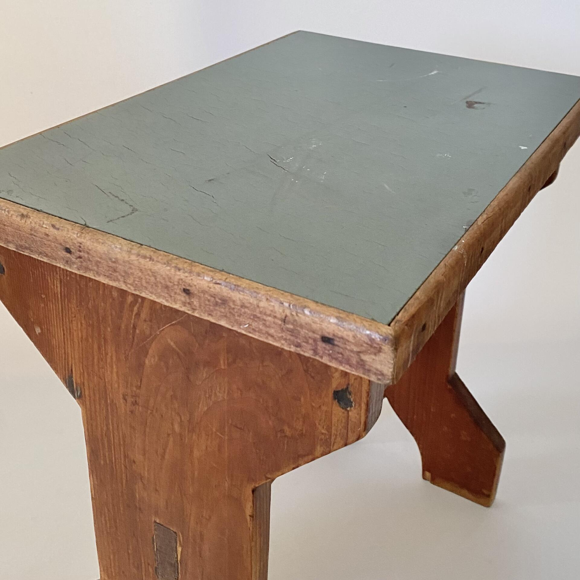 Linoleum Hocker | Landert Gmbh – Für Vintage-Möbel, Klassiker Und ... intended for Understanding How Natural Linoleum Heals and Patinas Over Decades of Daily Life