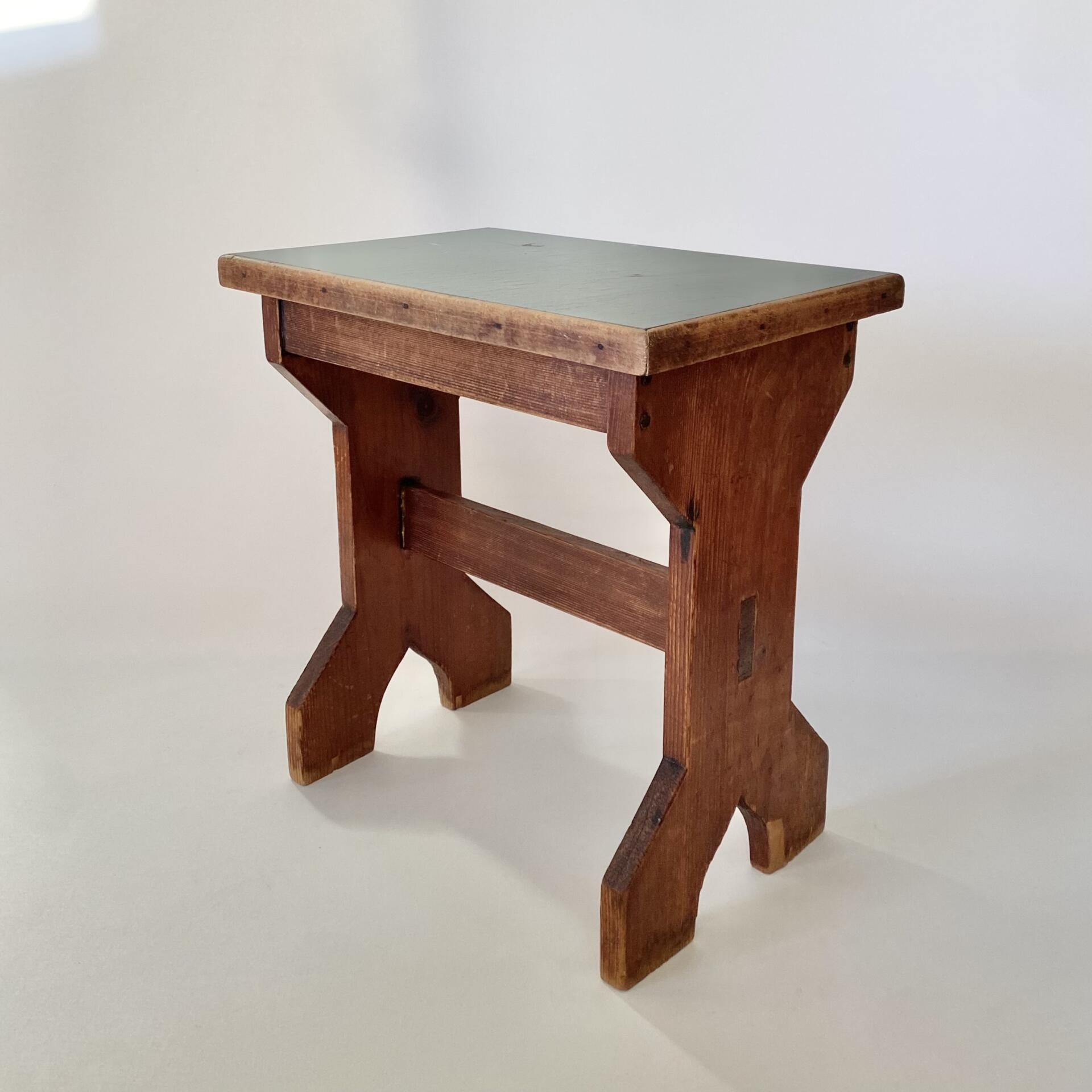 Linoleum Hocker | Landert Gmbh – Für Vintage-Möbel, Klassiker Und ... pertaining to Linoleum Flooring Design