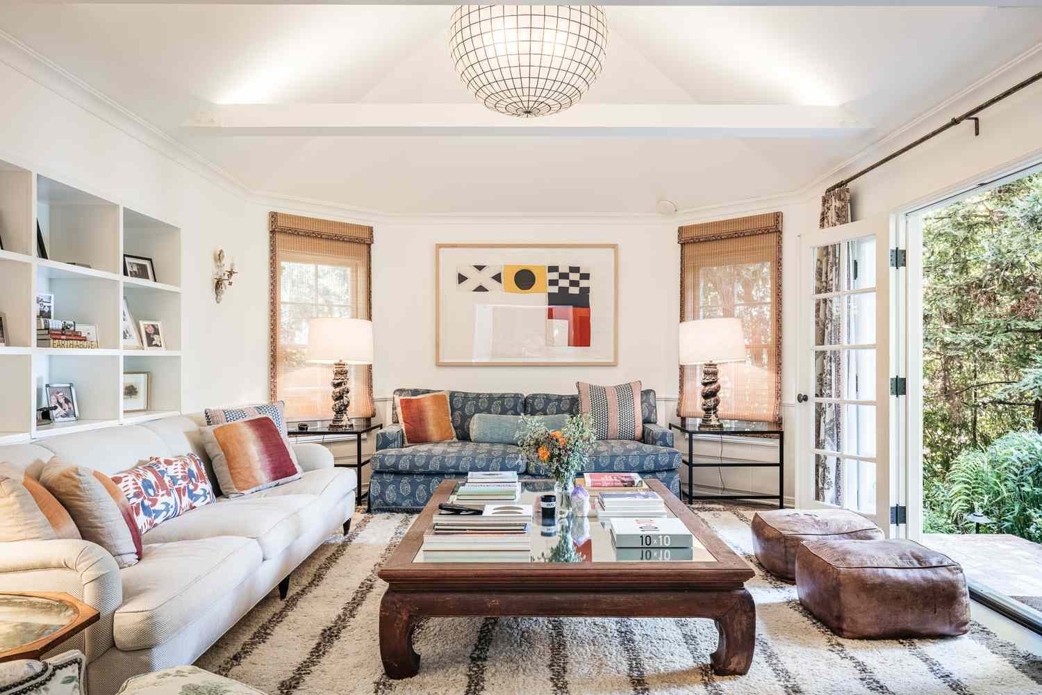 Finding harmony between vintage furniture and contemporary illumination pieces